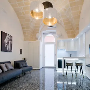 dimora-kaemca.lecce-hotels.com/