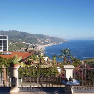 la-casetta-di-mary.taorminaitalyhotels.com/